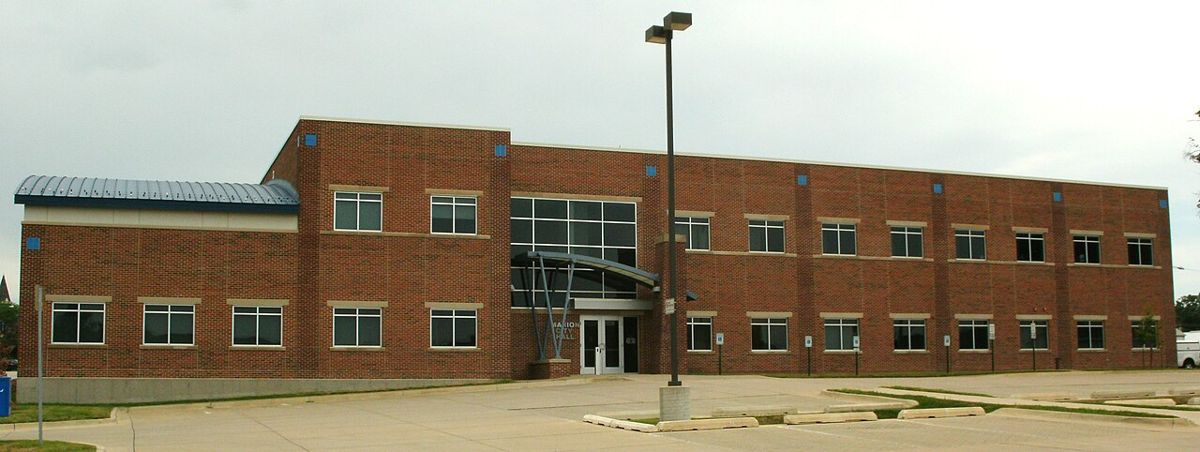 Marion City Hall on 6th Avenue